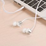 Wired earphones â€œM32 Contented waveâ€ with microphone - Image 4